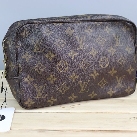 Louis Vuitton Cosmetic Pouch Toilette 23 - Picture 1 of 10